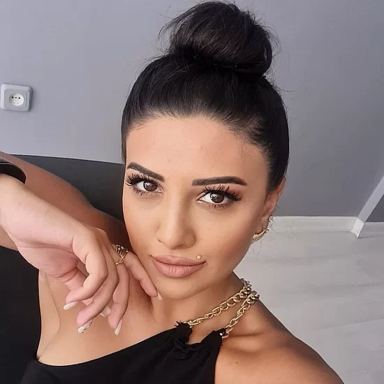 Yağmur Yıldırım Kimdir? Yağmur Yıldırım Kimdir?